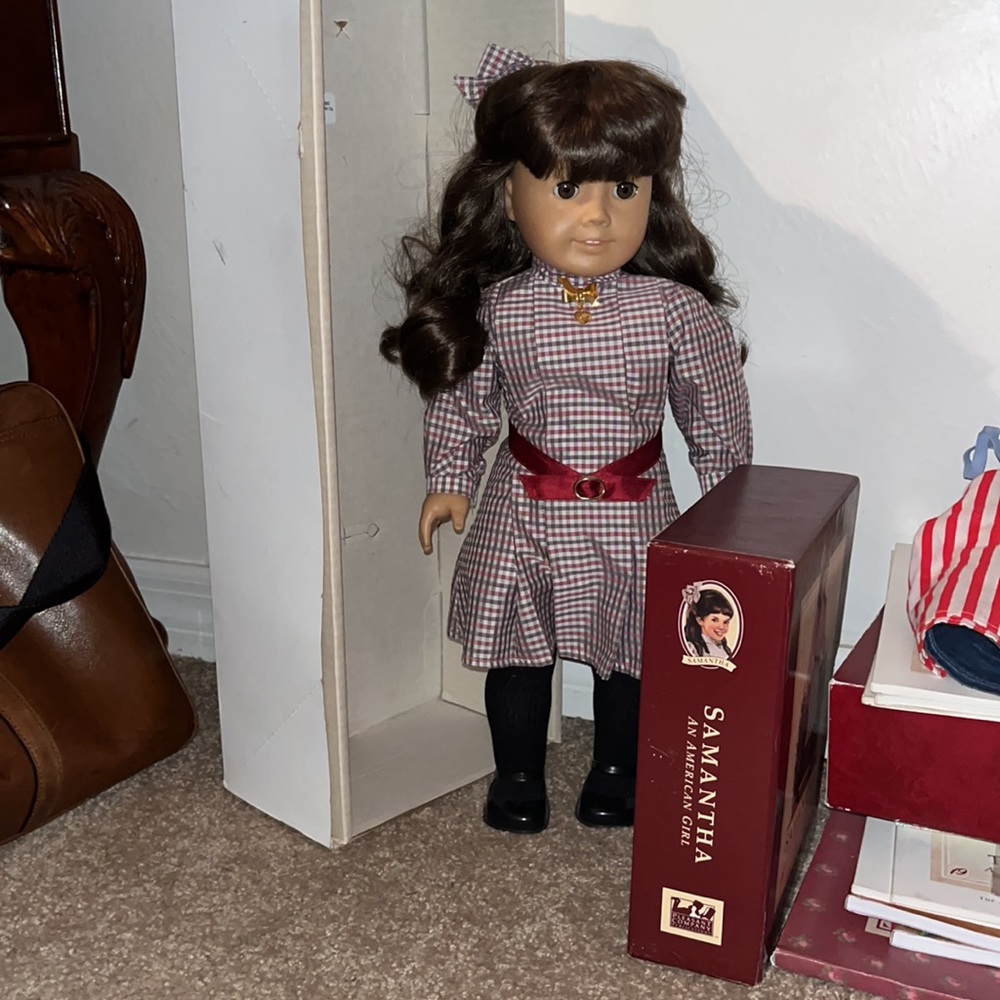 PC Vintage Retired Samantha Doll with box, book set & etc